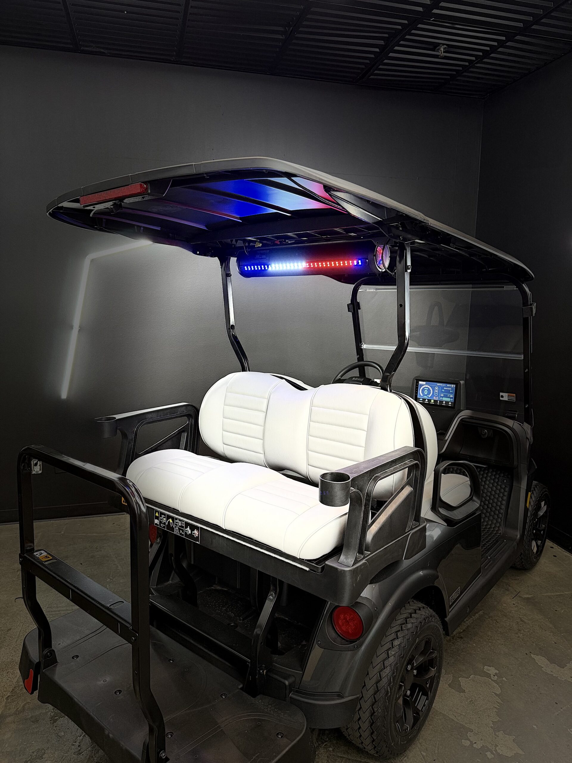 
								2026 E-Z-GO RXV 4 Summit XT Elite Lithium full									