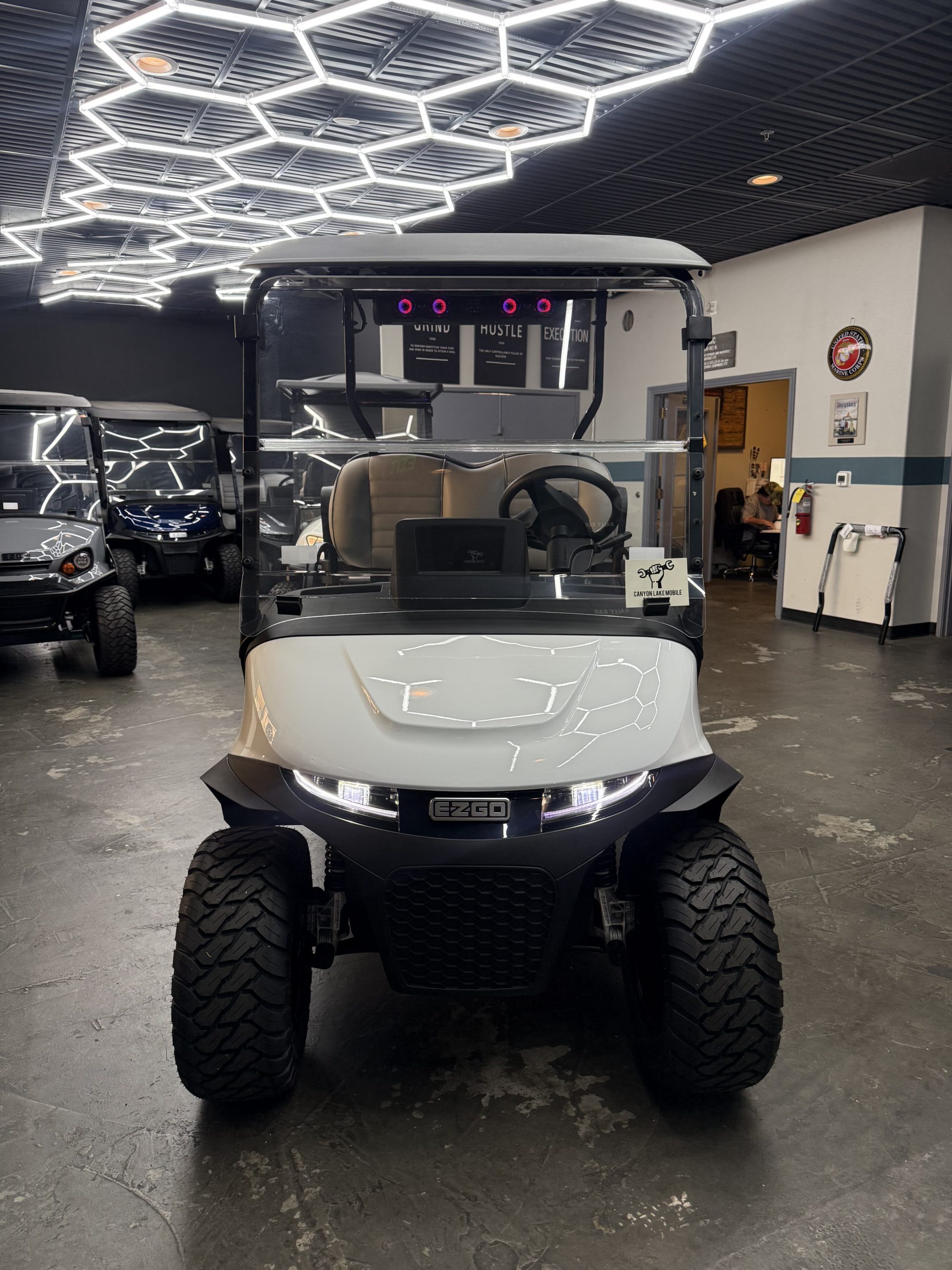 
								2026 E-Z-GO RXV 4 Summit XT Elite Lithium full									