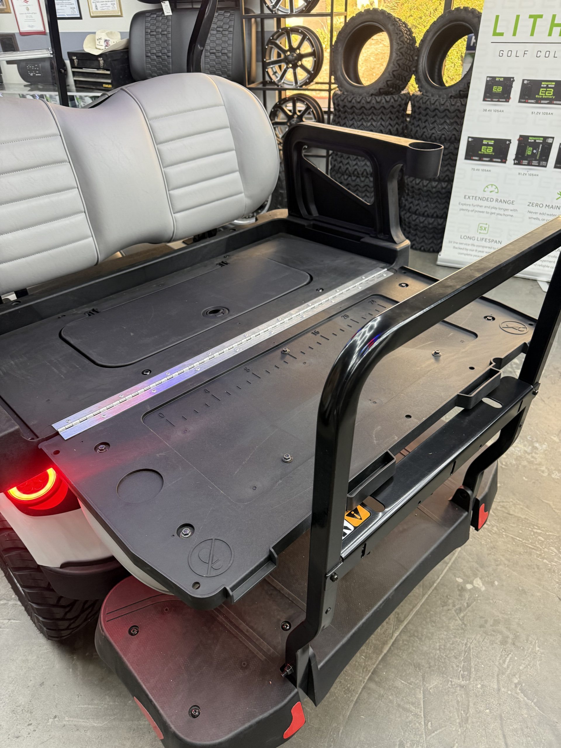 
								2026 E-Z-GO RXV 4 Summit XT Elite Lithium full									