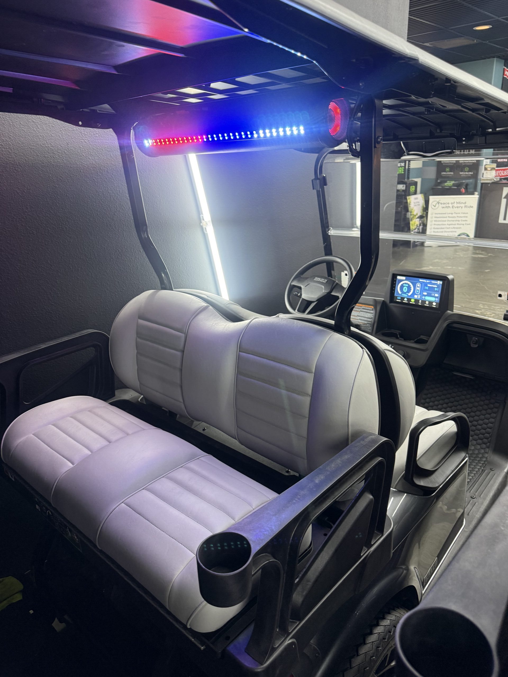 
								2026 E-Z-GO RXV 4 Summit XT Elite Lithium full									