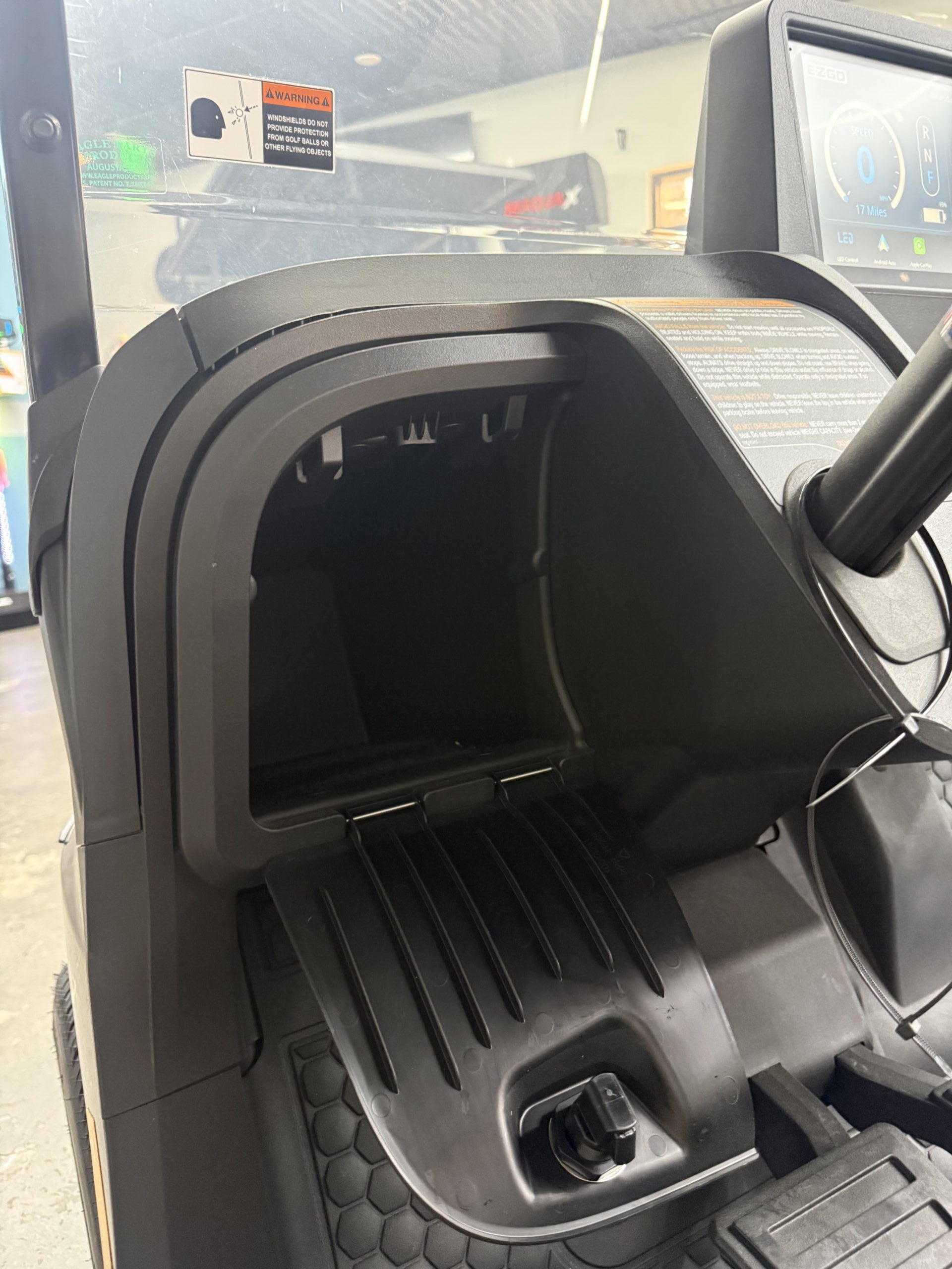
								2026 E-Z-GO Freedom RXV ELiTE Lithium full									
