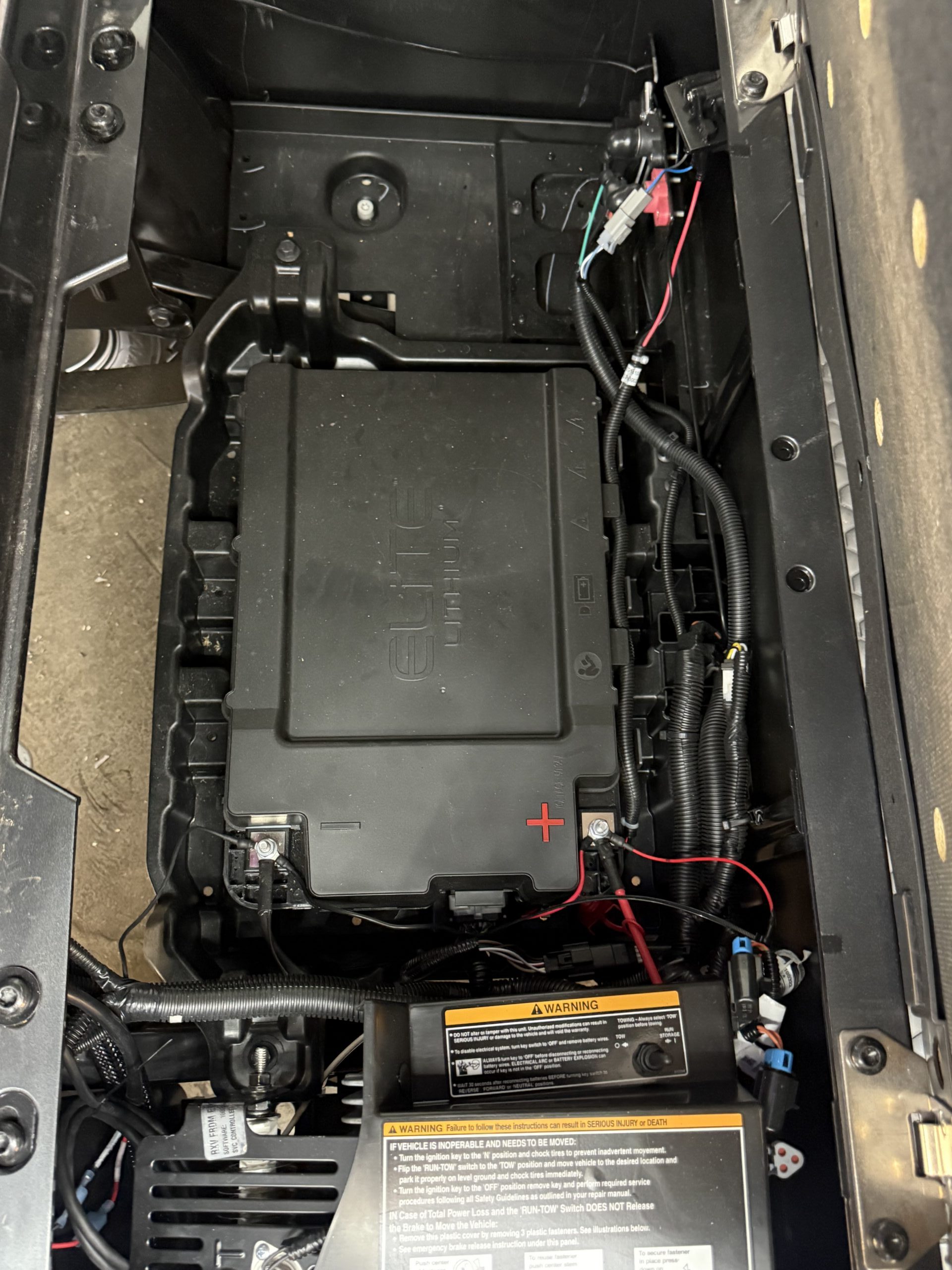 
								2026 E-Z-GO Freedom RXV ELiTE Lithium full									