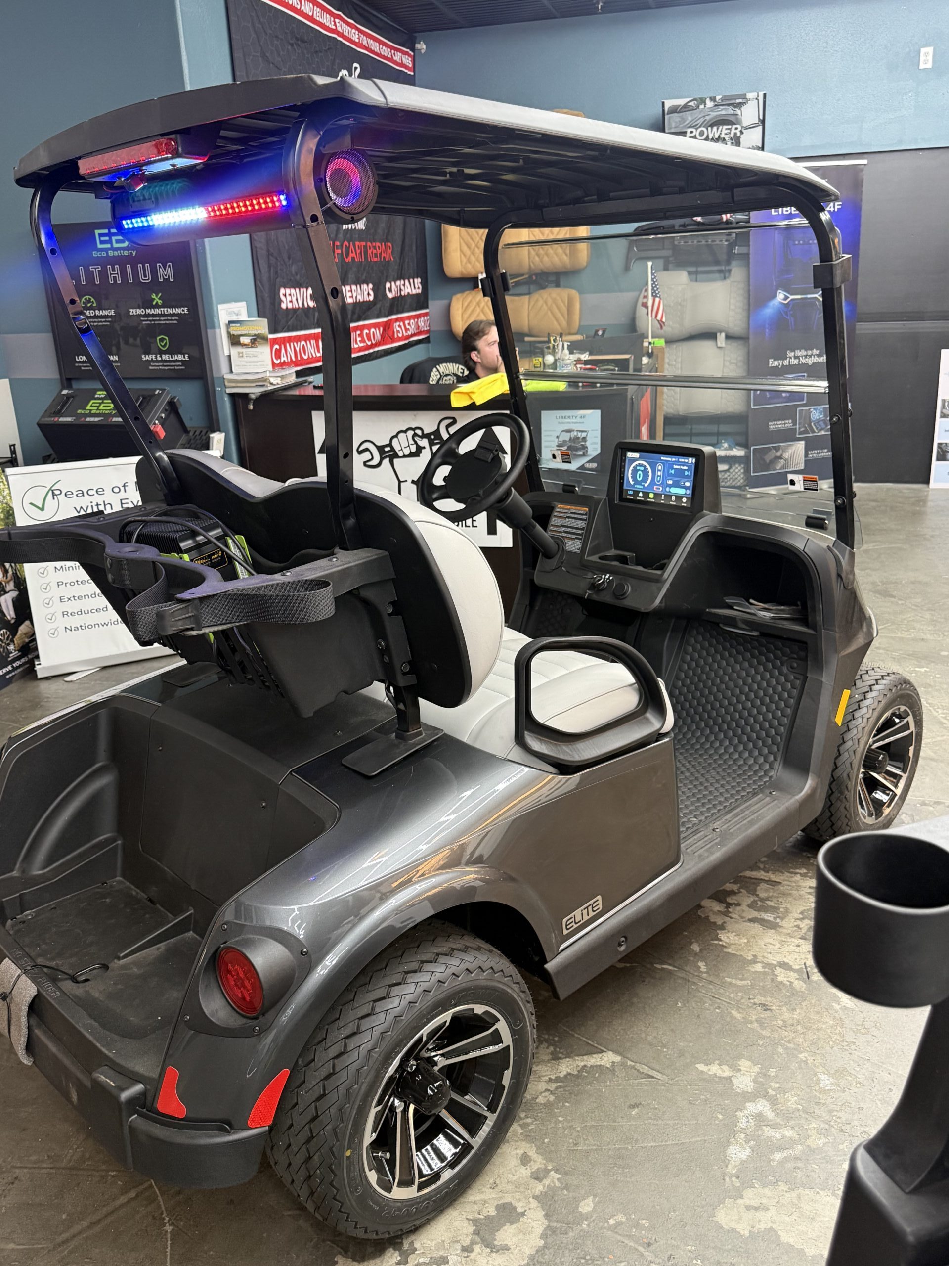 
								2026 E-Z-GO Freedom RXV ELiTE Lithium full									