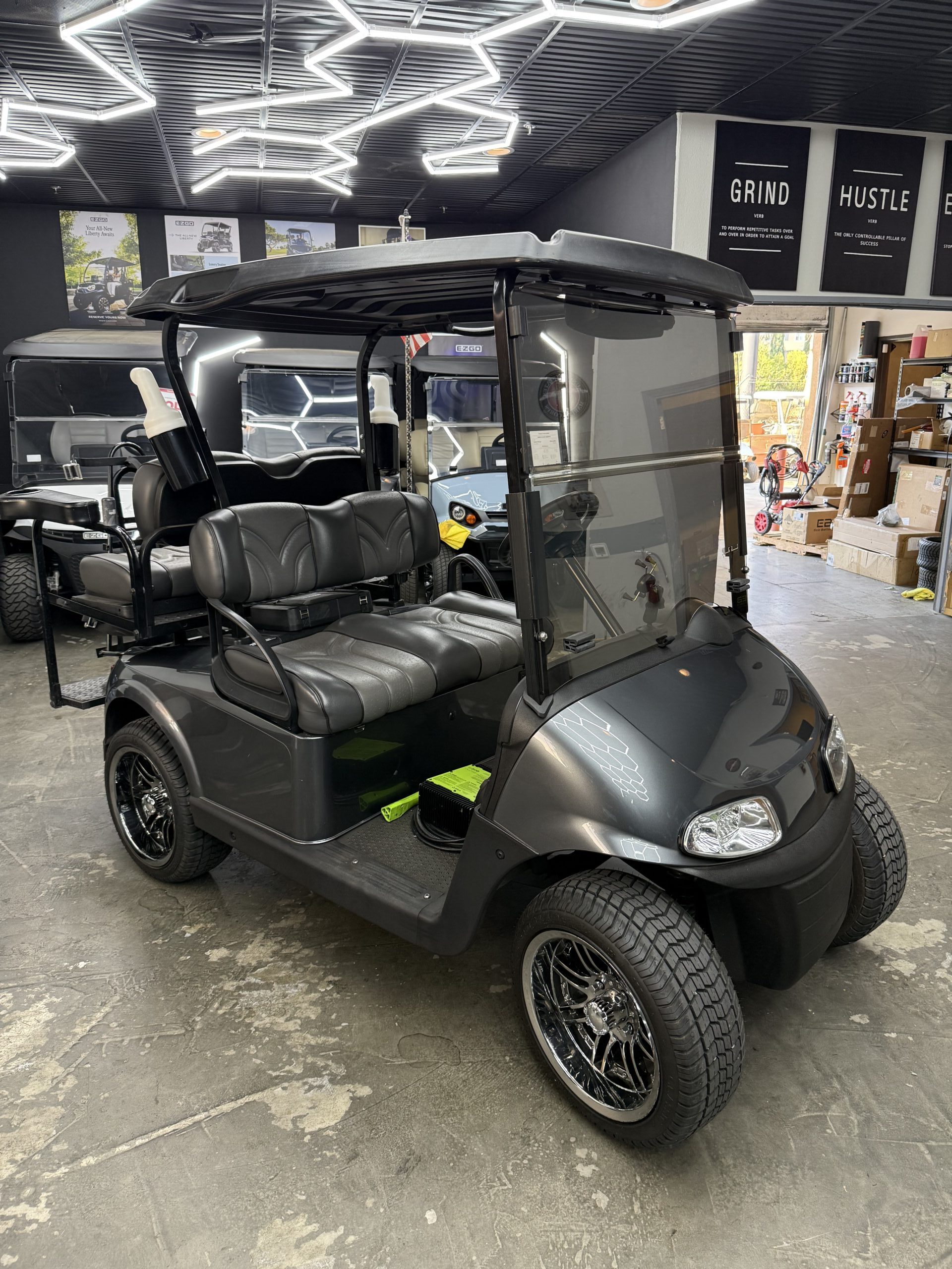 
								2018 E-Z-GO Freedom RXV full									