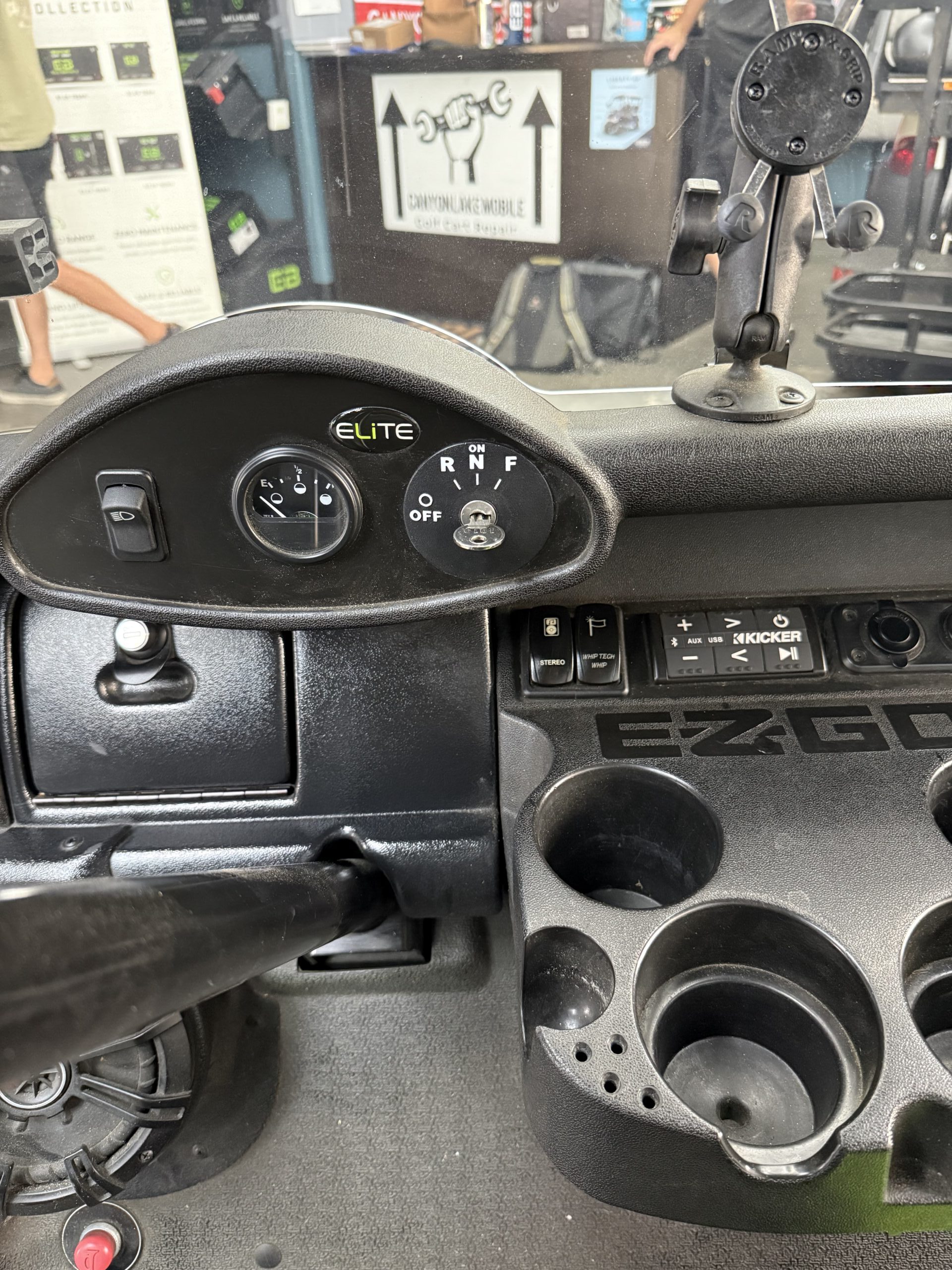 2018 E-Z-GO Freedom RXV